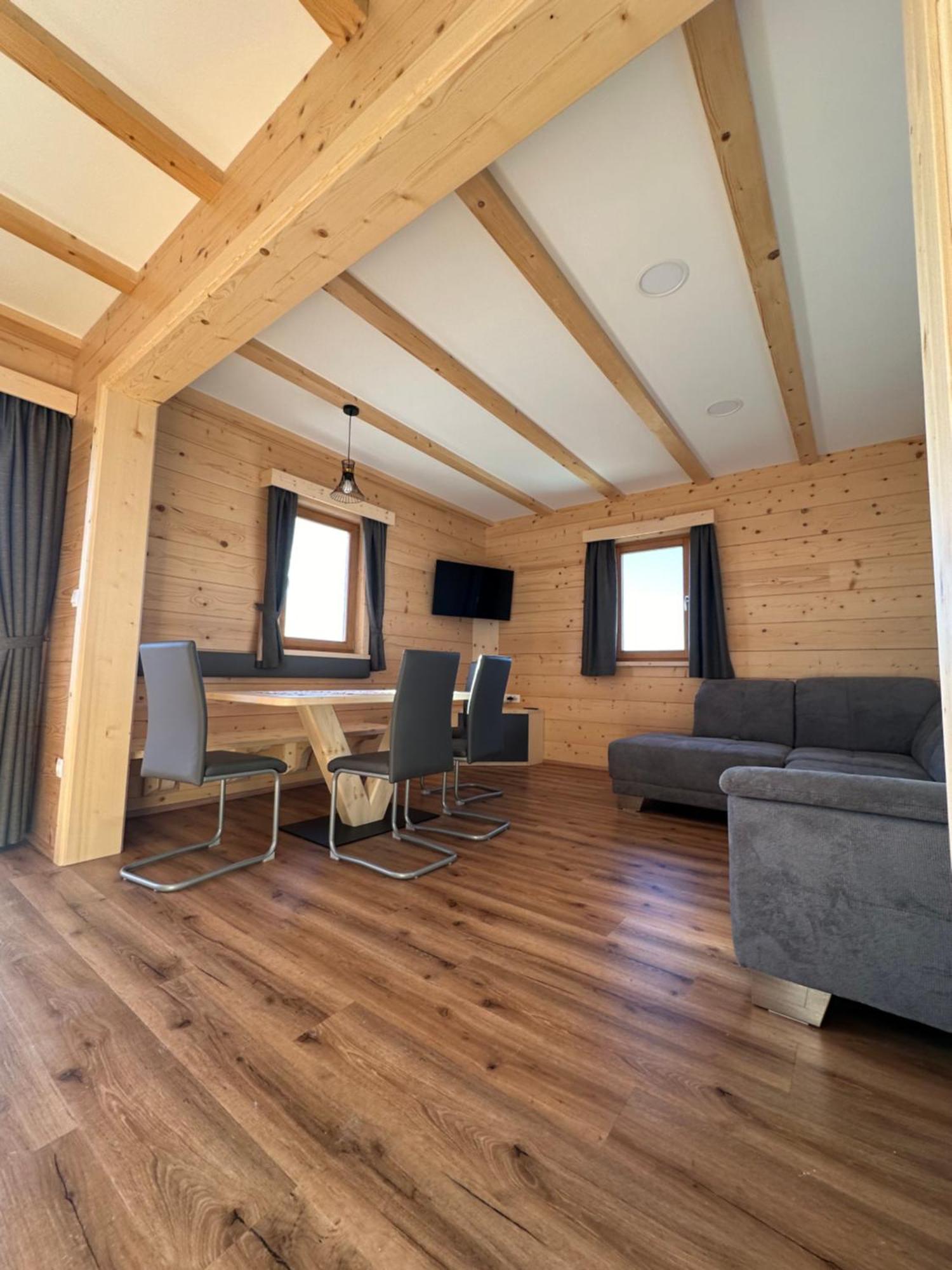 Guest House Pr Ambruzarju & Apartments 서클리예나고렌스켐 객실 사진