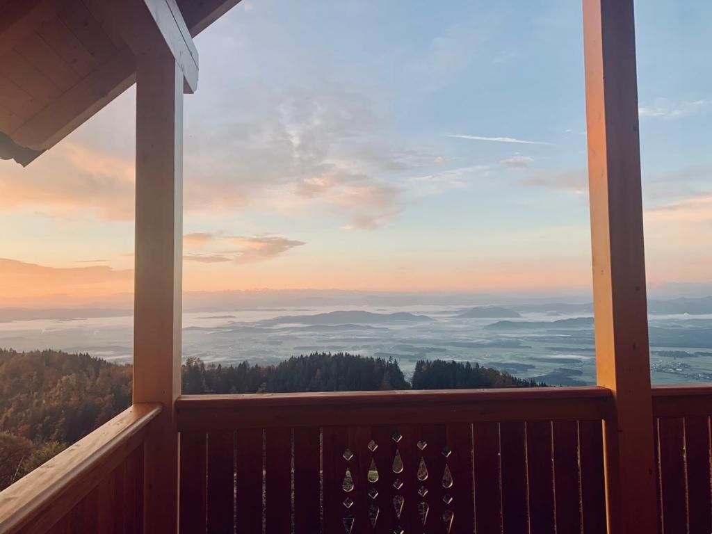 Guest House Pr Ambruzarju & Apartments 서클리예나고렌스켐 외부 사진