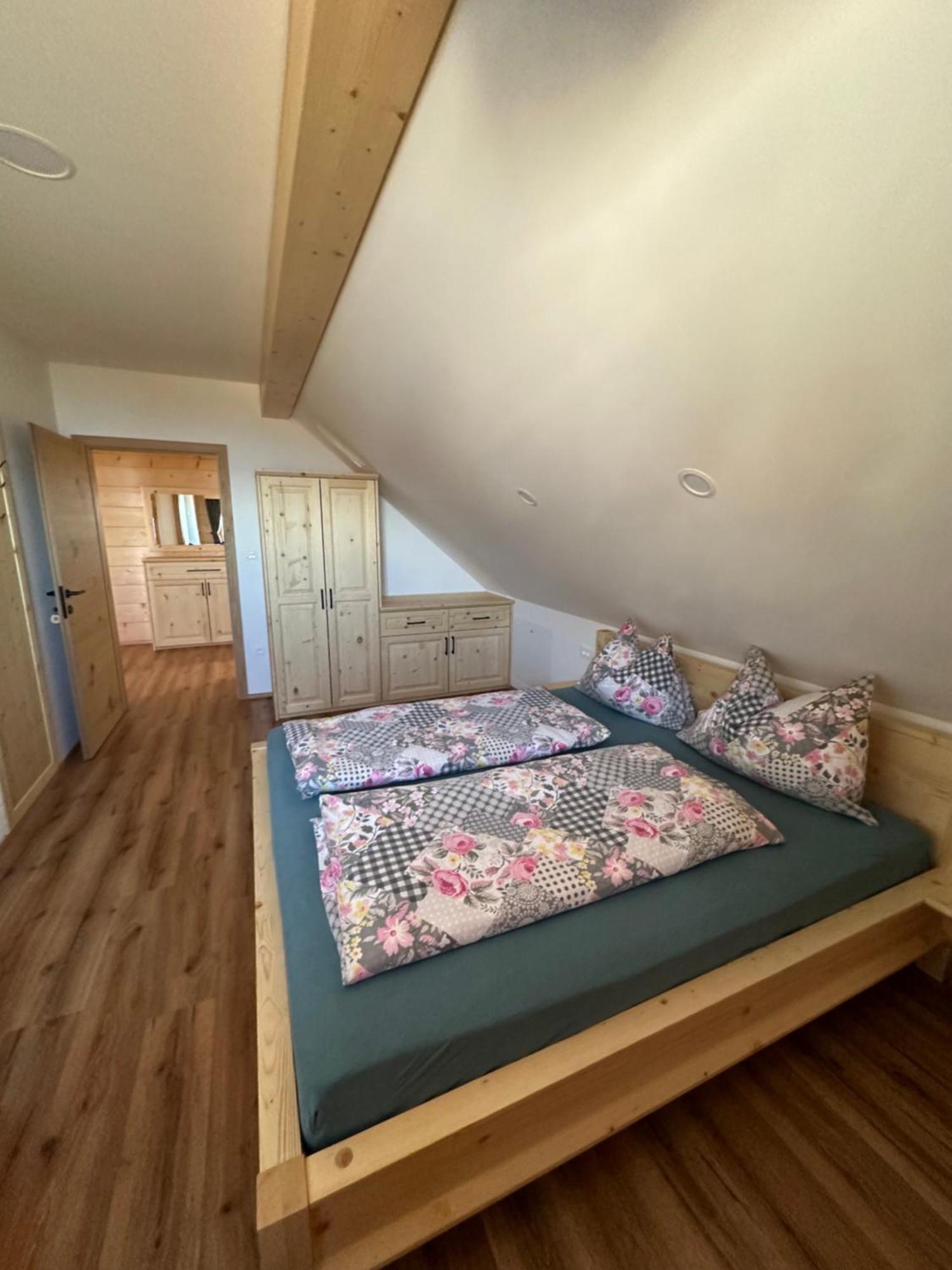 Guest House Pr Ambruzarju & Apartments 서클리예나고렌스켐 객실 사진