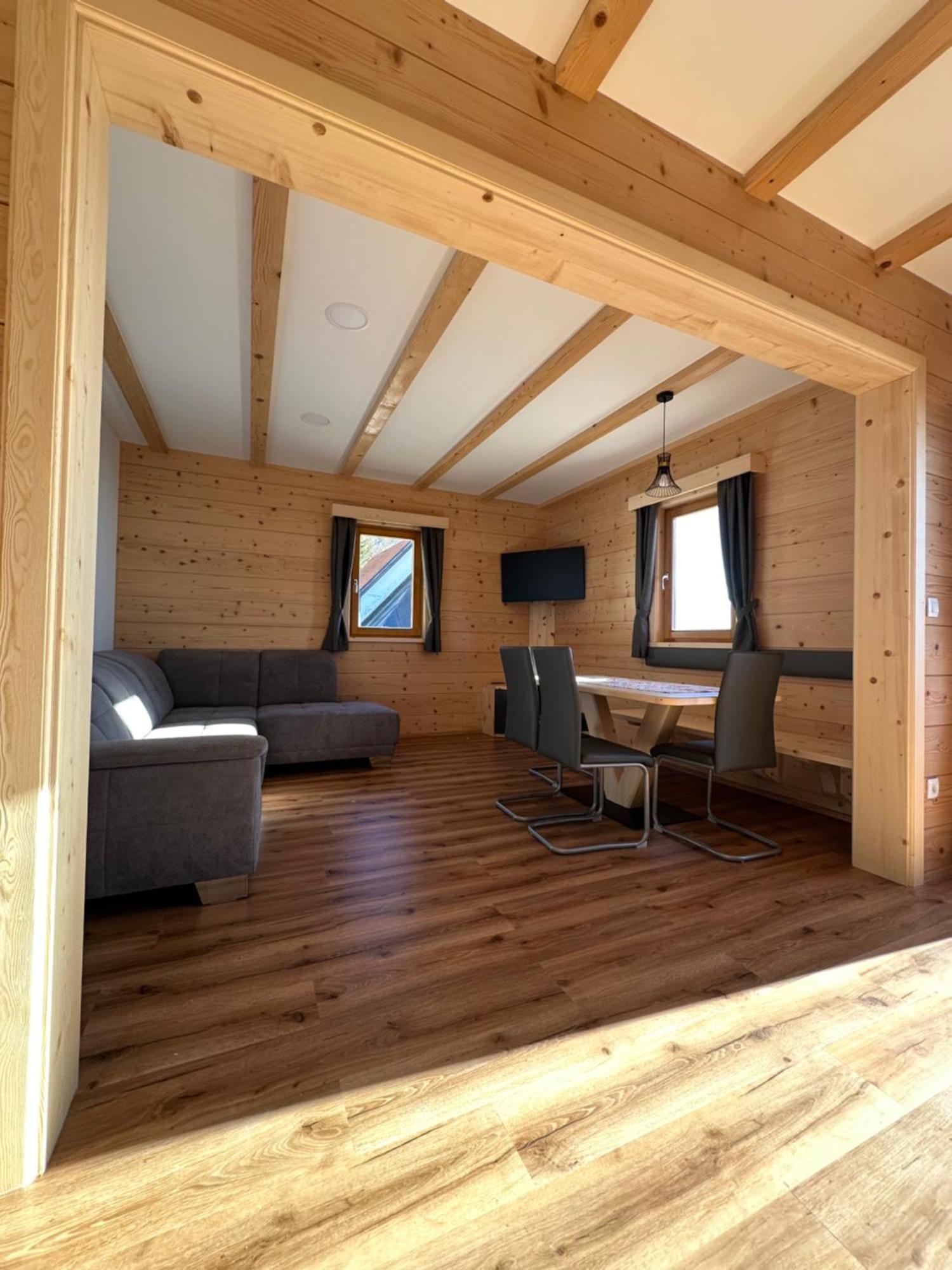 Guest House Pr Ambruzarju & Apartments 서클리예나고렌스켐 객실 사진