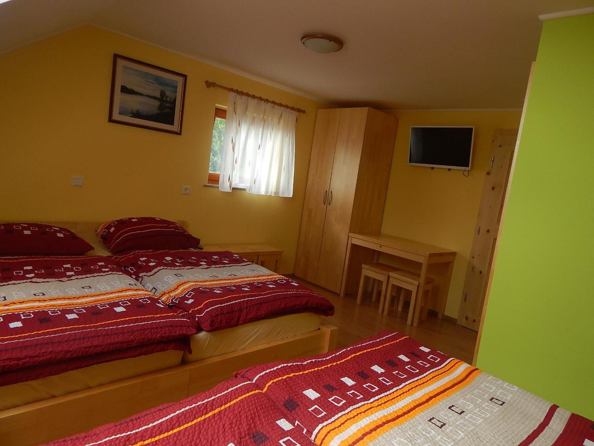 Guest House Pr Ambruzarju & Apartments 서클리예나고렌스켐 객실 사진