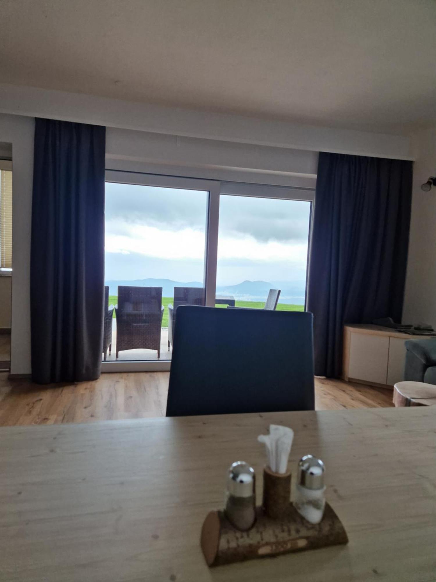 Guest House Pr Ambruzarju & Apartments 서클리예나고렌스켐 객실 사진