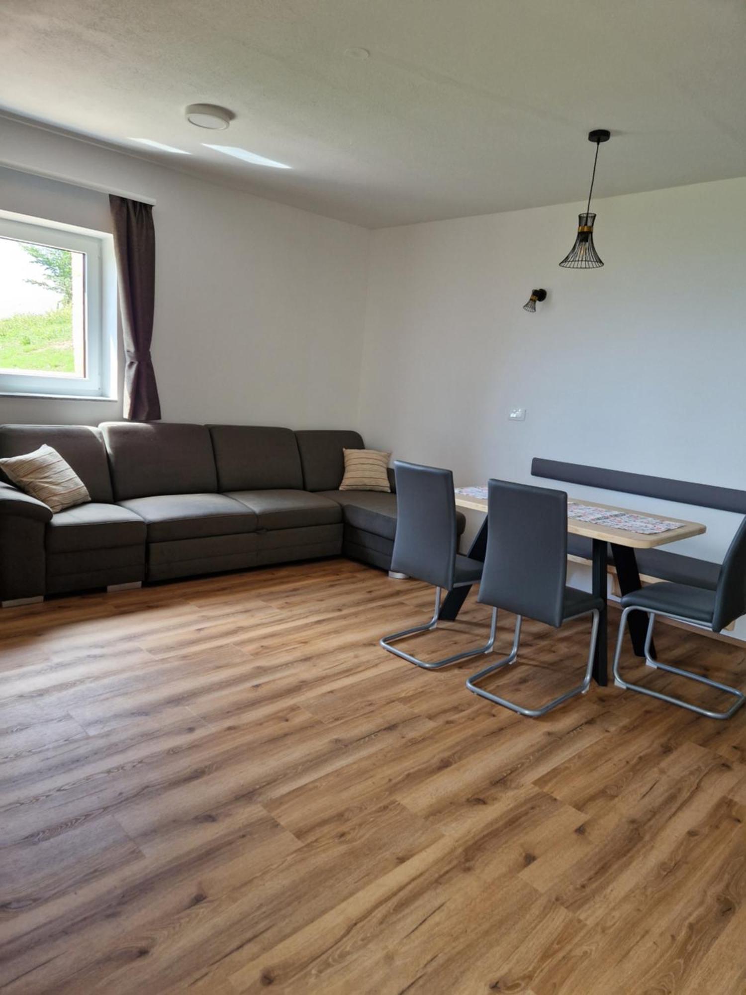 Guest House Pr Ambruzarju & Apartments 서클리예나고렌스켐 객실 사진