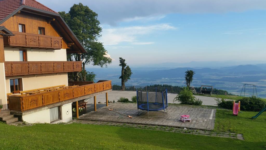 Guest House Pr Ambruzarju & Apartments 서클리예나고렌스켐 외부 사진